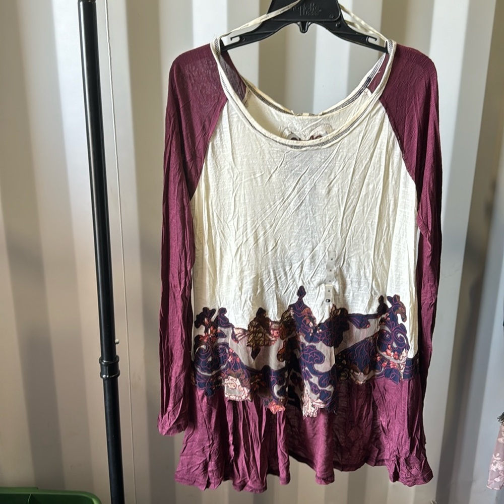Brand new from Buckle gimmicks long sleeve top